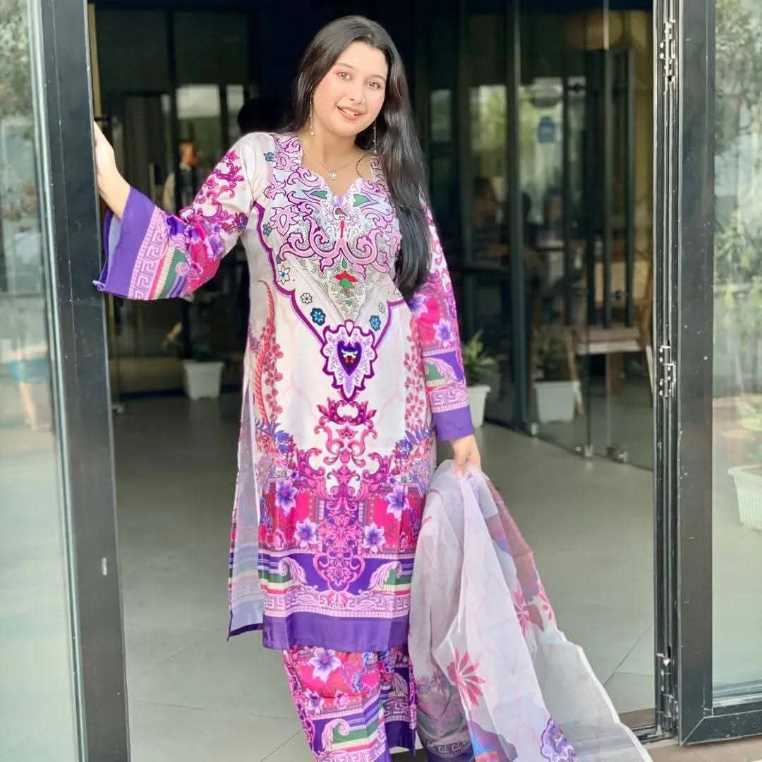 নিউ ডিমান্ডিং থ্রী-পিস কালেকশন।